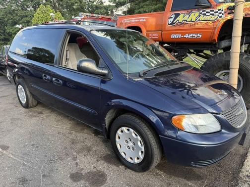 2003 Chrysler Town & Country LX