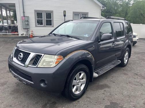 Dark Gray 2011 Nissan Pathfinder SV
