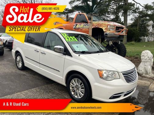 2012 Chrysler Town & Country Touring-L