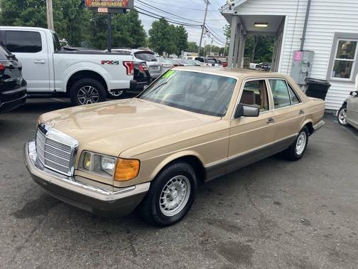 Gold 1984 Mercedes-Benz S-Class 380 SE 4dr Sedan