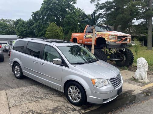 Bright Silver Metallic Clearcoat 2008 Chrysler Town & Country Limited