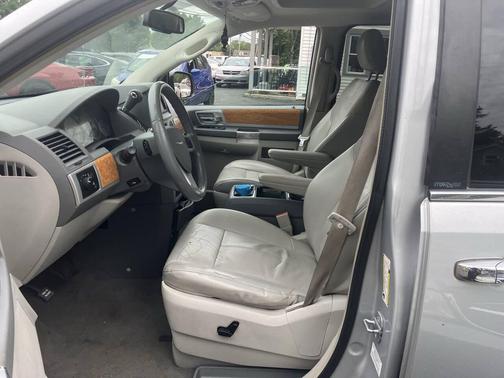 Bright Silver Metallic Clearcoat 2008 Chrysler Town & Country Limited