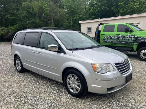 Bright Silver Metallic Clearcoat 2008 Chrysler Town & Country Limited