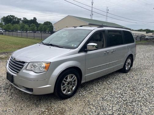 Bright Silver Metallic Clearcoat 2008 Chrysler Town & Country Limited