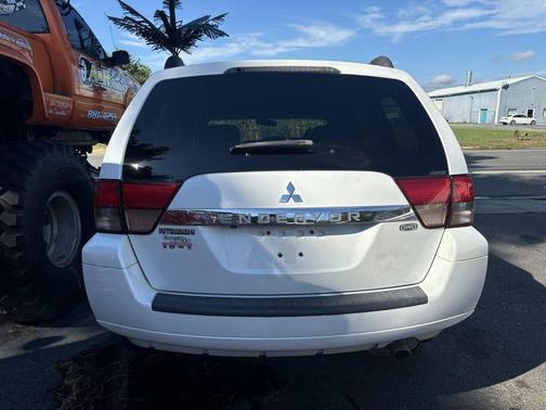 2011 Mitsubishi Endeavor SE