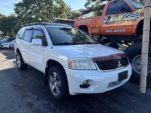 2011 Mitsubishi Endeavor SE