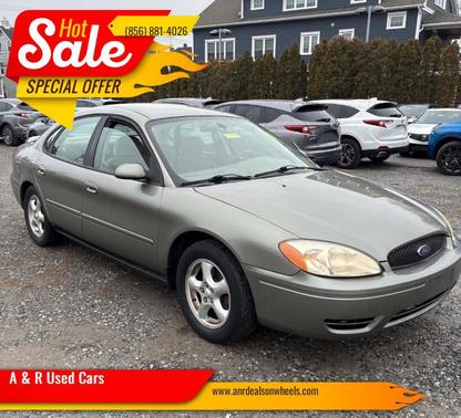 2004 Ford Taurus SE