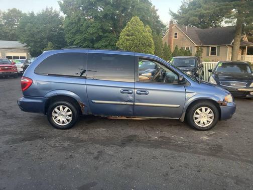 Blue 2007 Chrysler Town & Country Touring