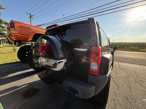 2009 Hummer H3 Base