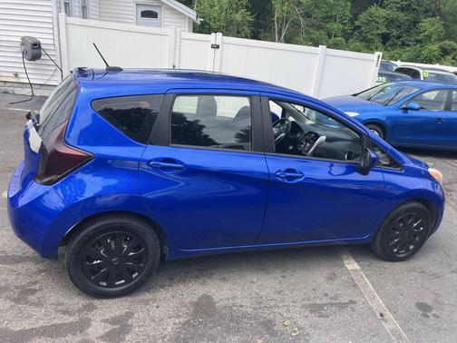 Blue 2016 Nissan Versa Note SV