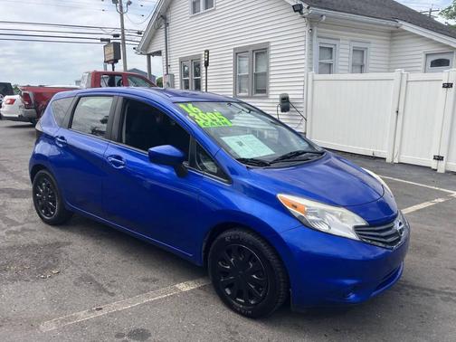 Blue 2016 Nissan Versa Note SV