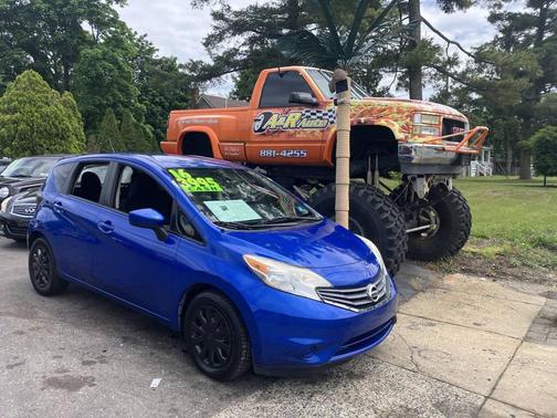 Blue 2016 Nissan Versa Note SV