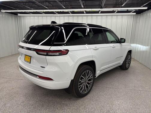 Bright White Clearcoat 2026 Jeep Grand Cherokee Summit