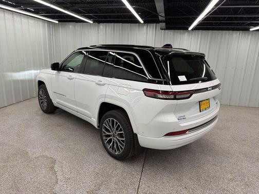 Bright White Clearcoat 2026 Jeep Grand Cherokee Summit
