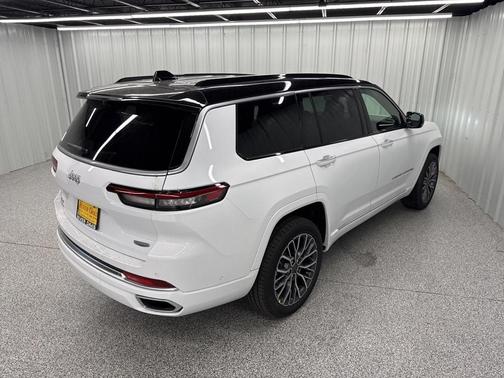 2025 Jeep Grand Cherokee L Summit