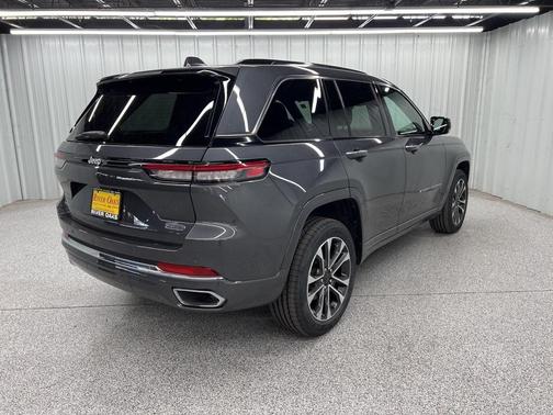 2022 Jeep Grand Cherokee Overland