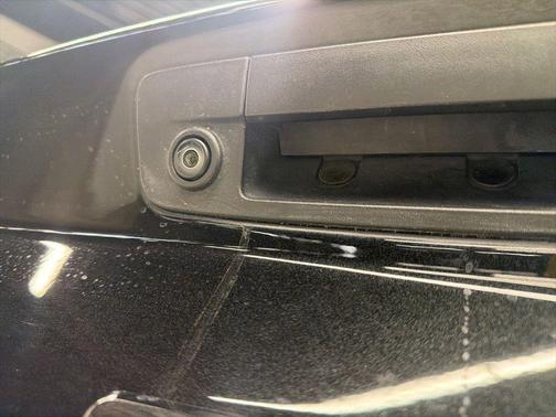 Brilliant Black Crystal Pearlcoat 2019 RAM 1500 Classic Big Horn