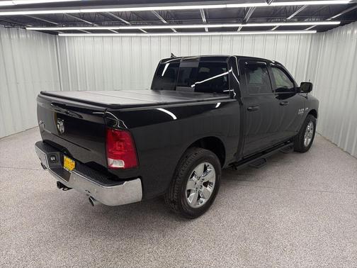 Brilliant Black Crystal Pearlcoat 2019 RAM 1500 Classic Big Horn