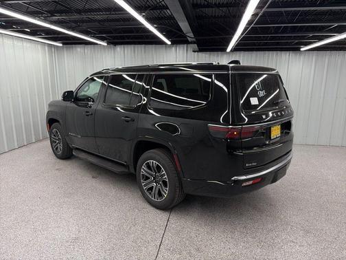 2025 Jeep Wagoneer Base