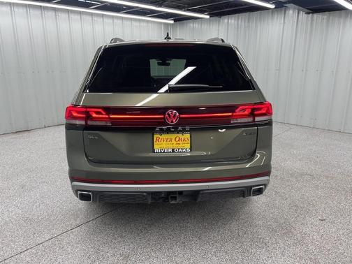 2024 Volkswagen Atlas 2.0T Peak Edition SEL