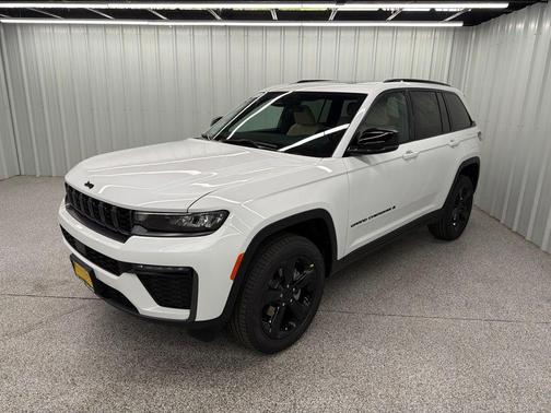 Bright White Clearcoat 2026 Jeep Grand Cherokee Limited