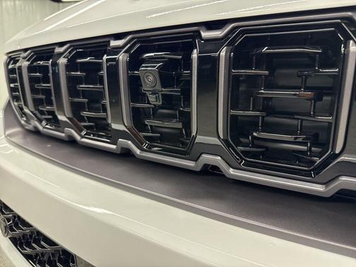 Bright White Clearcoat 2026 Jeep Grand Cherokee L Limited