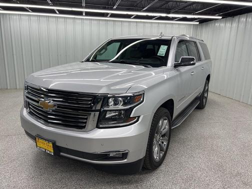 Silver Ice Metallic 2019 Chevrolet Suburban Premier