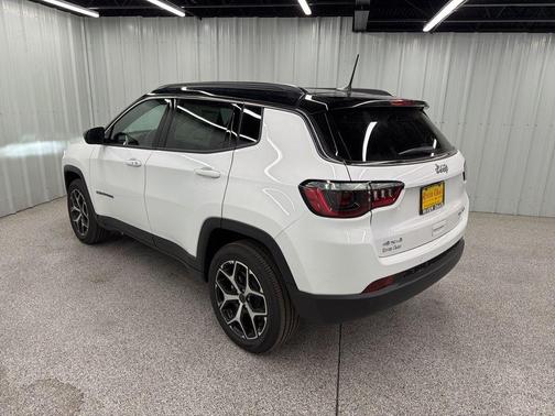 Bright White Clearcoat 2026 Jeep Compass Limited