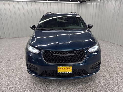2025 Chrysler Pacifica Hybrid Select