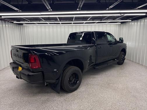 Diamond Black 2026 RAM 3500 Laramie