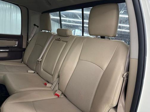 Pearl White 2017 RAM 1500 Laramie