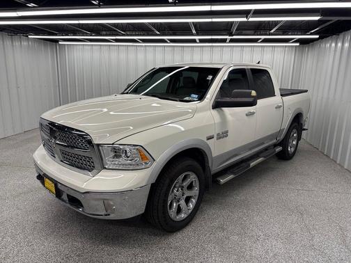 Pearl White 2017 RAM 1500 Laramie