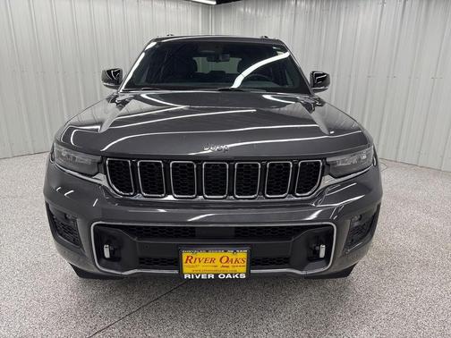 Metallic 2022 Jeep Grand Cherokee Overland