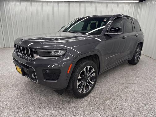 Metallic 2022 Jeep Grand Cherokee Overland