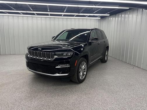 2022 Jeep Grand Cherokee Summit