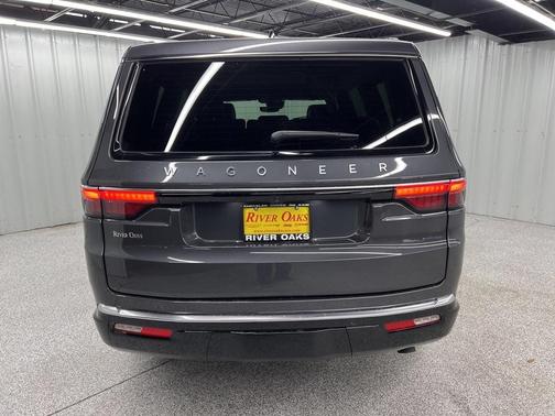 2025 Jeep Wagoneer Base