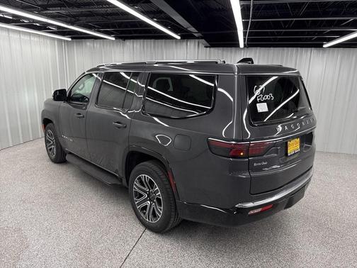 2025 Jeep Wagoneer Base