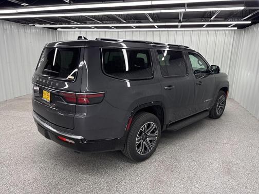 2025 Jeep Wagoneer Base