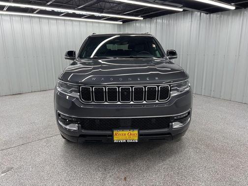 2025 Jeep Wagoneer Base