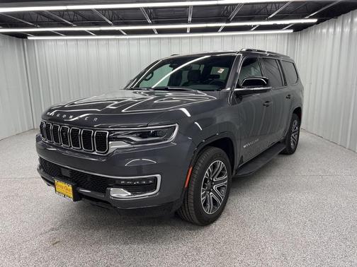 2025 Jeep Wagoneer Base