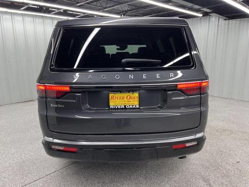 2025 Jeep Wagoneer Base