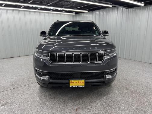 2025 Jeep Wagoneer Base