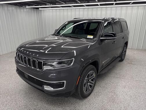 2025 Jeep Wagoneer Base