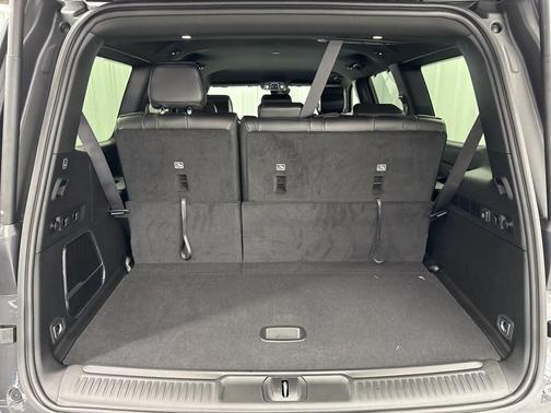 2025 Jeep Wagoneer Base