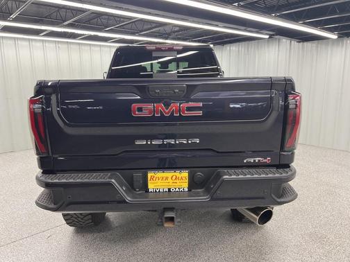 2024 GMC Sierra 2500 AT4