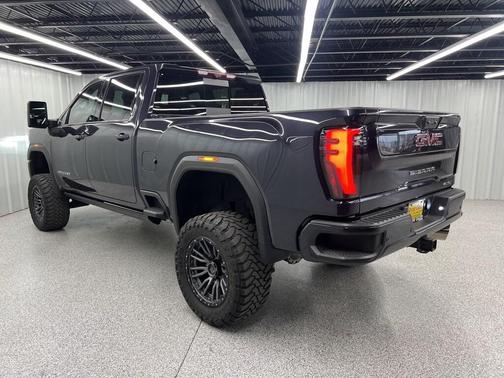 2024 GMC Sierra 2500 AT4