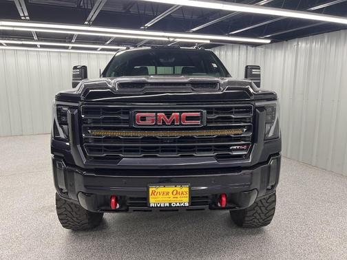 2024 GMC Sierra 2500 AT4