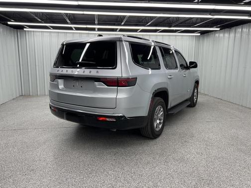 2024 Jeep Wagoneer Base