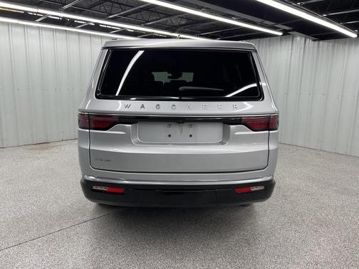 2024 Jeep Wagoneer Base