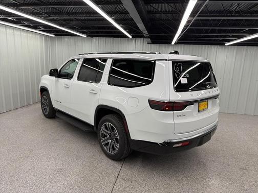 2025 Jeep Wagoneer Base